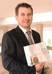 2006